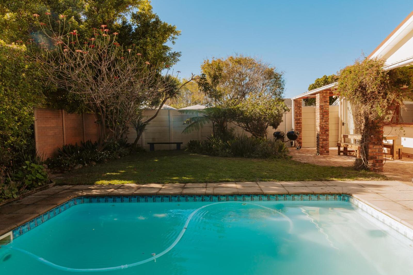 Holiday home 15 On Boundary, Constantia -diep River Area *