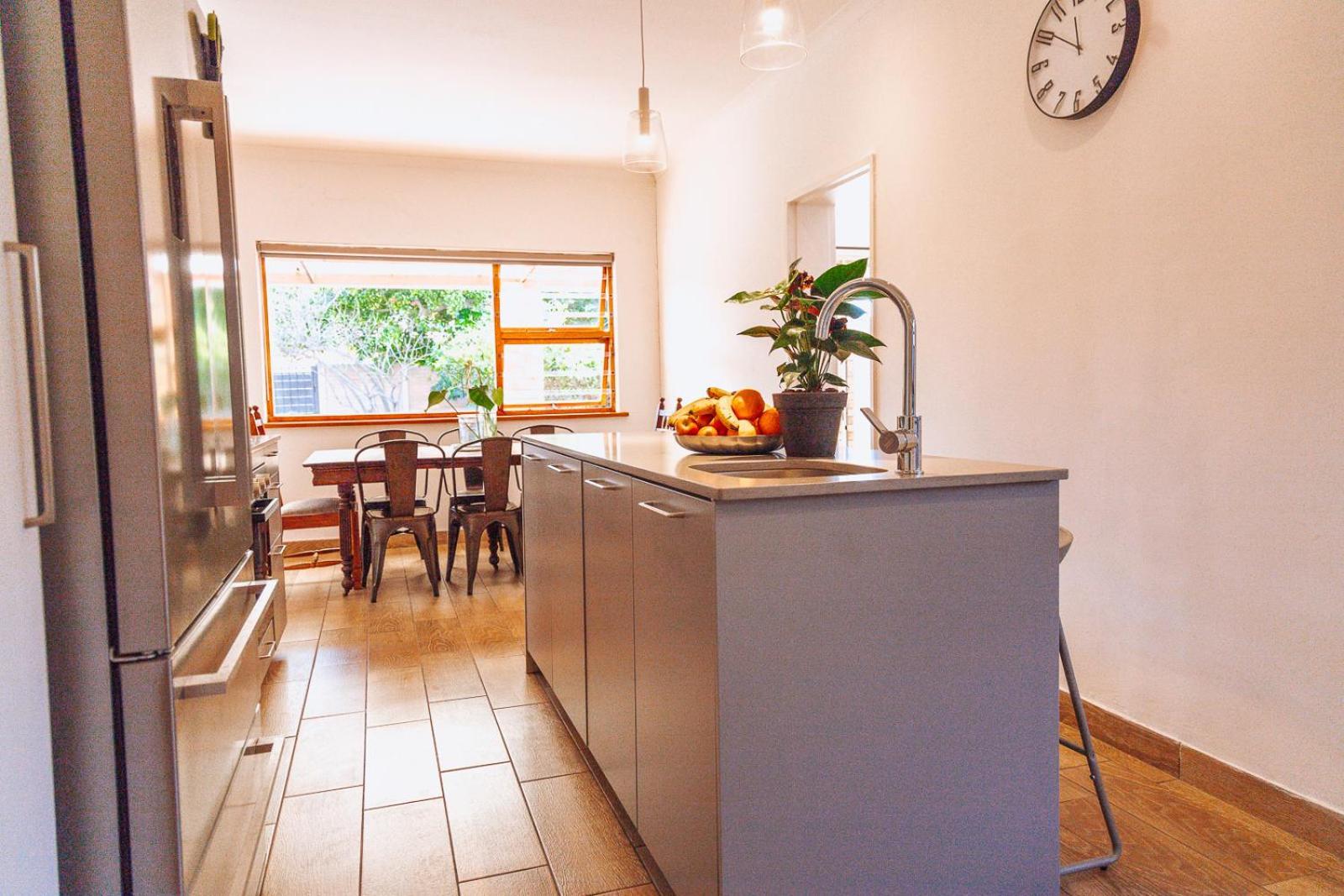 15 On Boundary, Constantia -diep River Area Cape Town