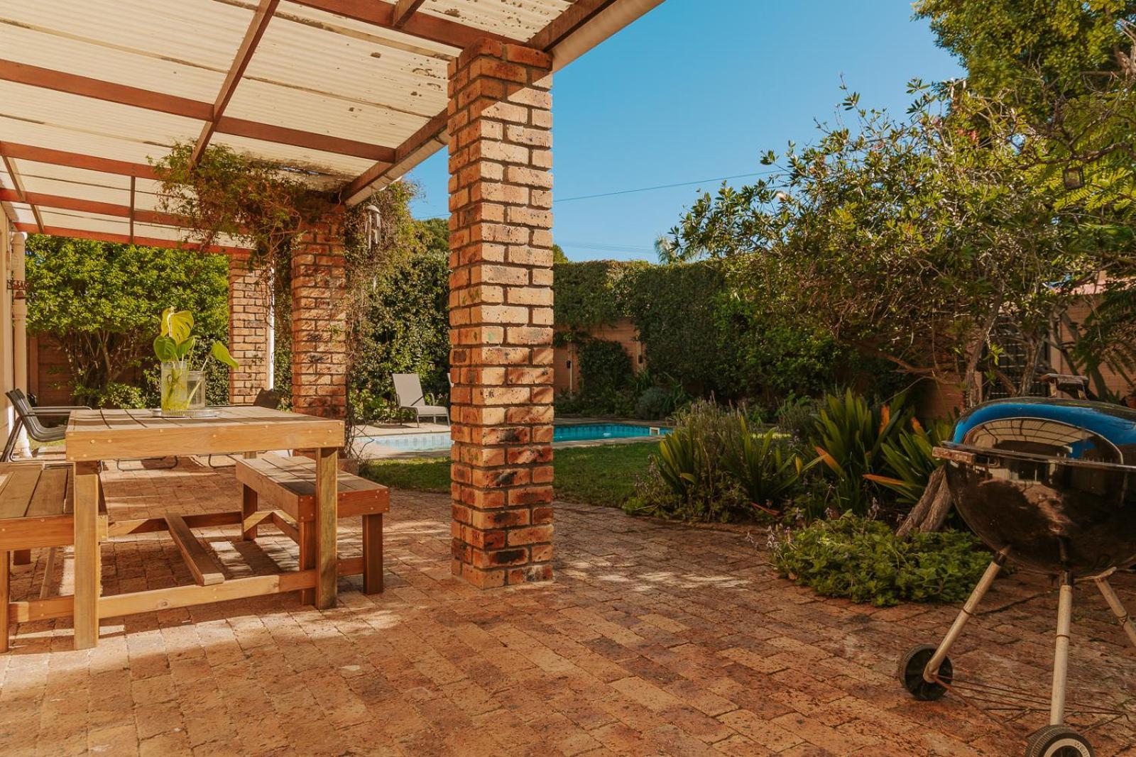 15 On Boundary, Constantia -diep River Area * Cape Town