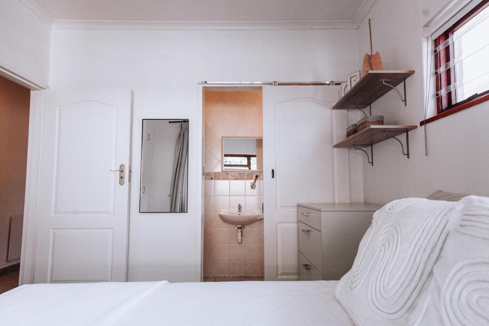 Holiday home 15 On Boundary, Constantia -diep River Area *