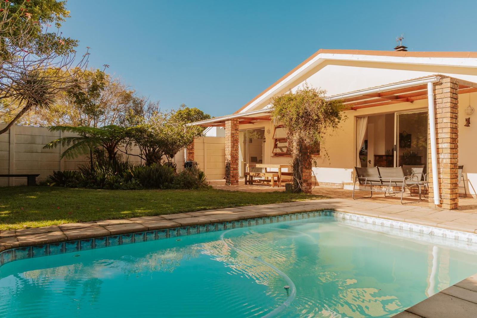 15 On Boundary, Constantia -diep River Area *