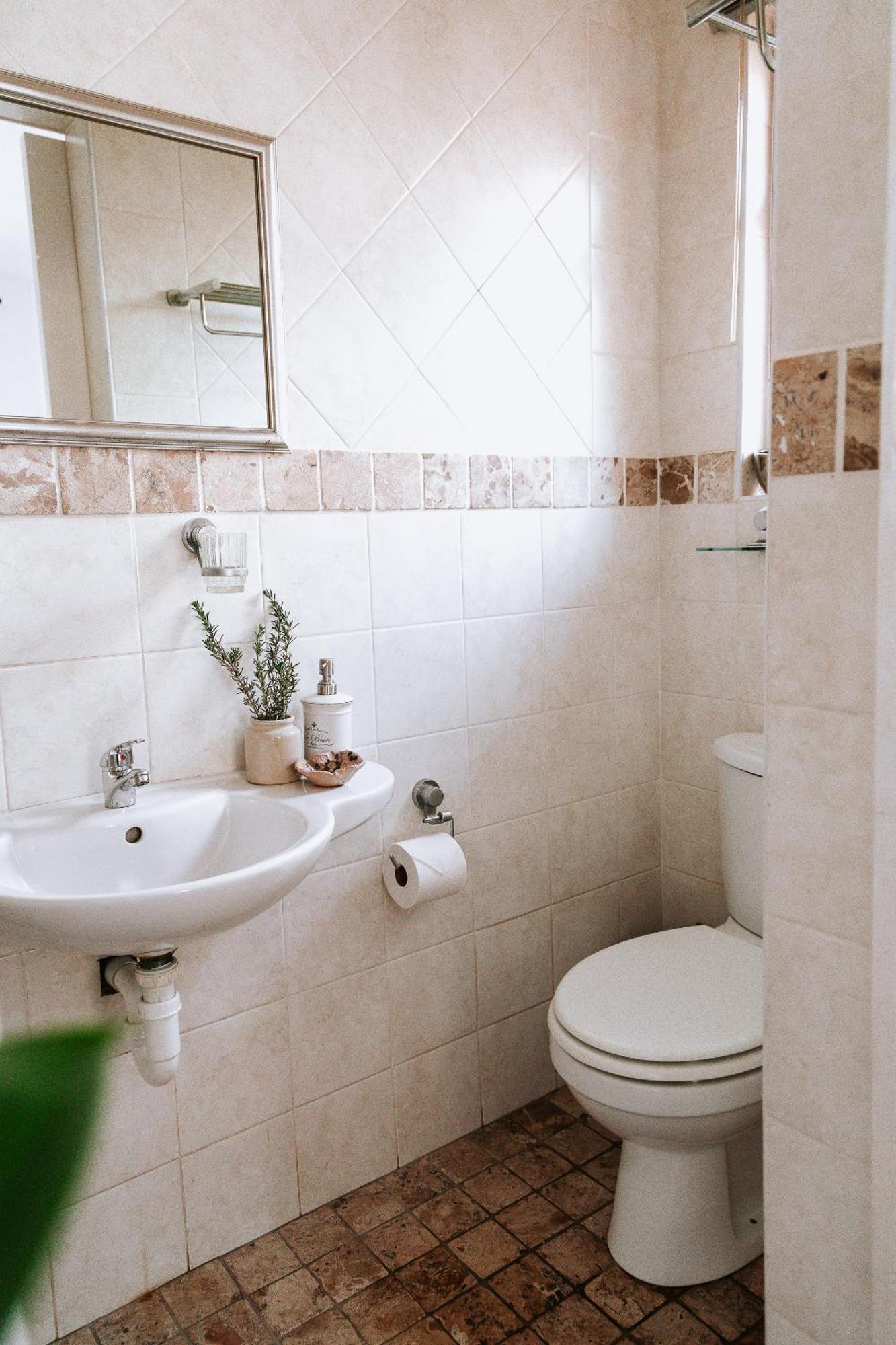 15 On Boundary, Constantia -diep River Area Holiday home